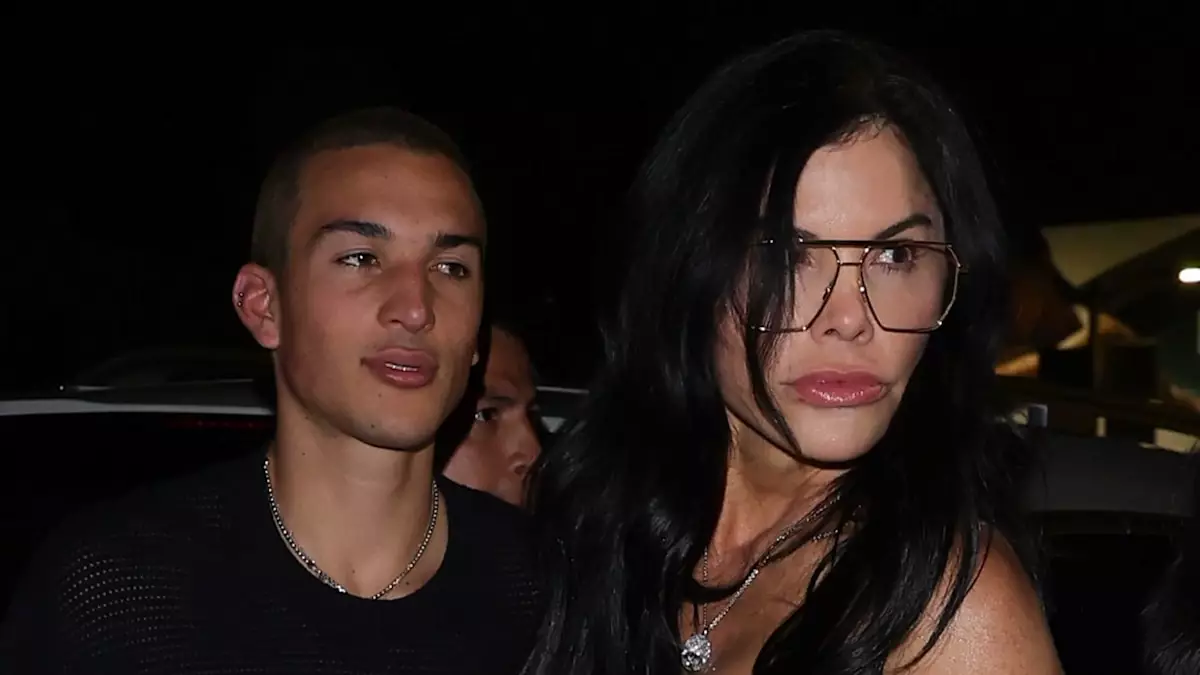 The Fashionista: A Night Out with Lauren Sanchez