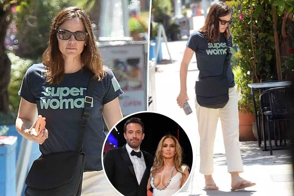 Jennifer Garner Wears “Super Woman” T-Shirt Amidst Rumors of Ben Affleck and Jennifer Lopez’s Marital Troubles