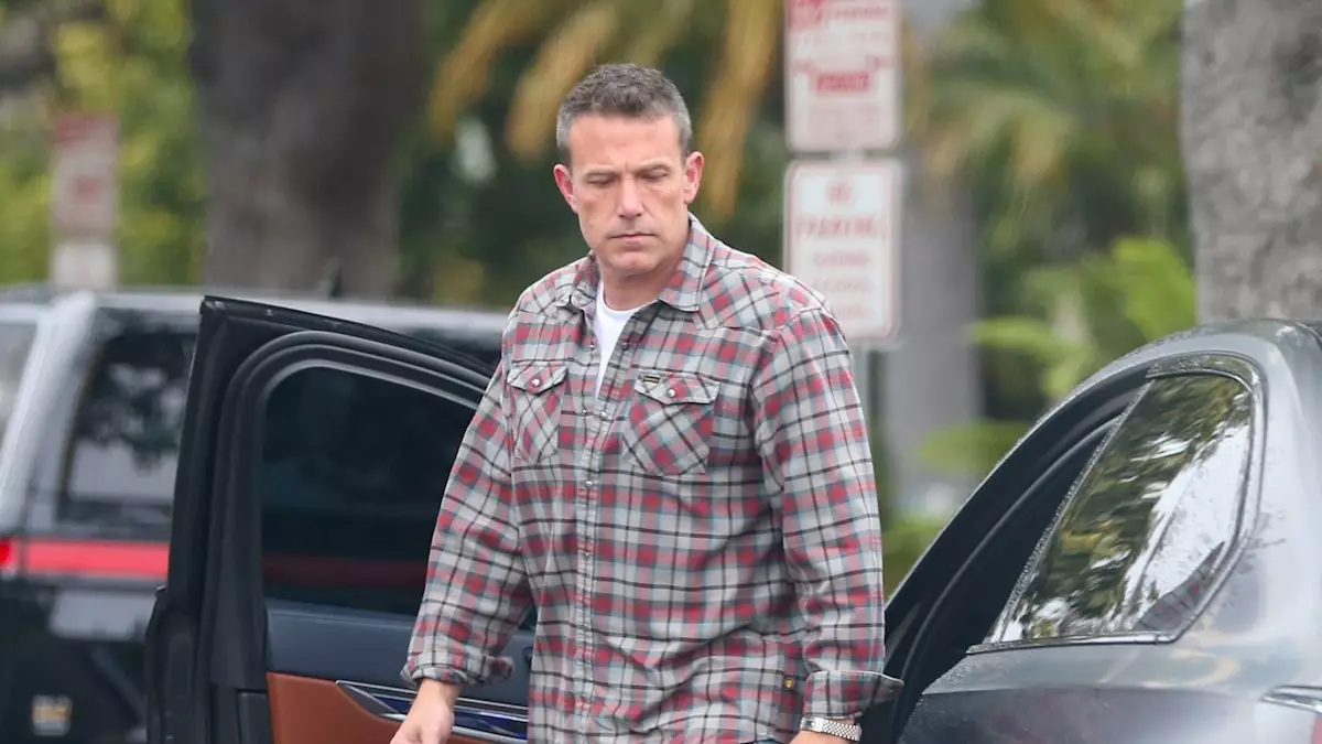 Celebrity Marital Drama: Ben Affleck Spotted Without Wedding Ring Again