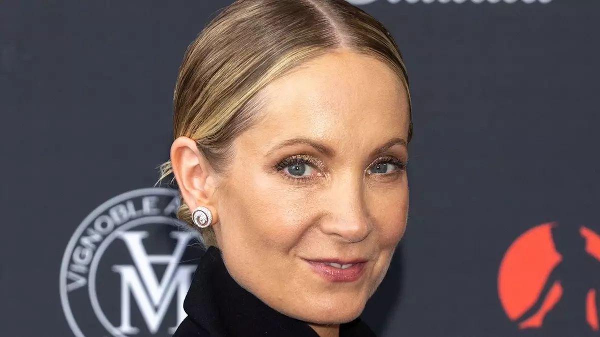 The Glowing Pregnancy of Joanne Froggatt