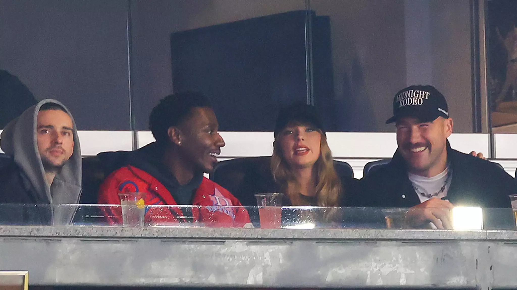 Love at the Ballpark: Taylor Swift and Travis Kelce’s Night Out