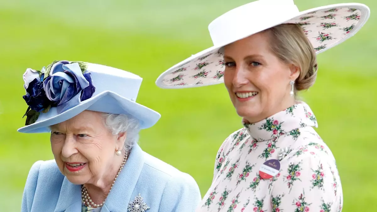 The Heartfelt Elegance: Duchess Sophie’s Timeless Connection to Queen Elizabeth II